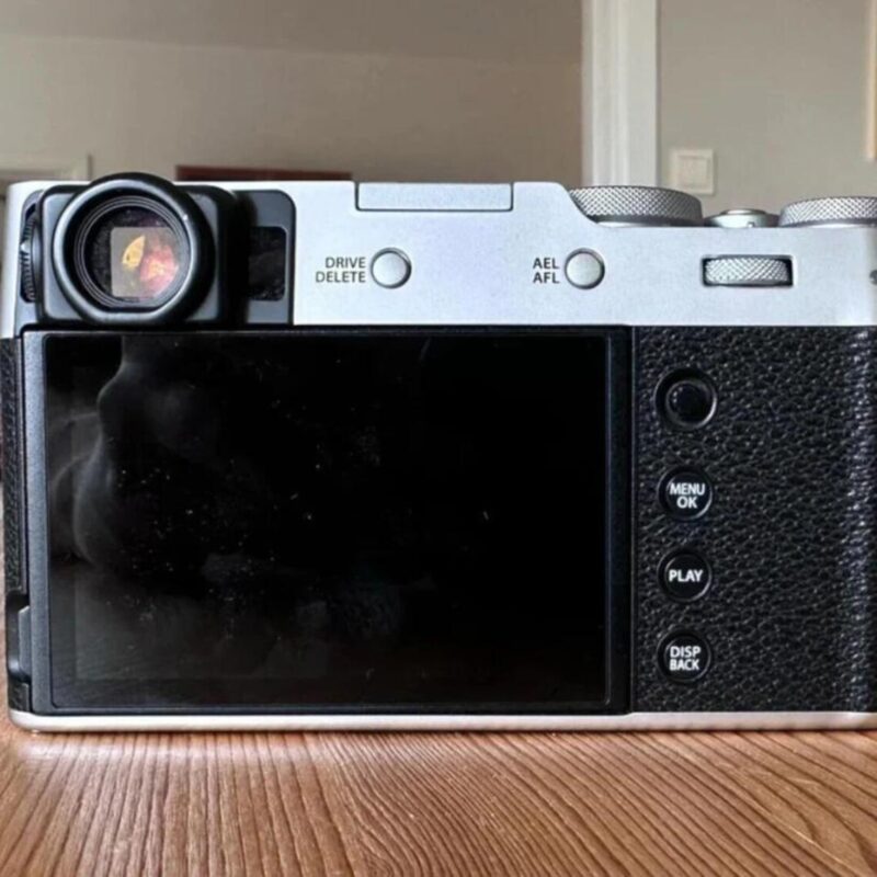 Fujifilm X100V - Silver Used in Excellent Condition - Image 3